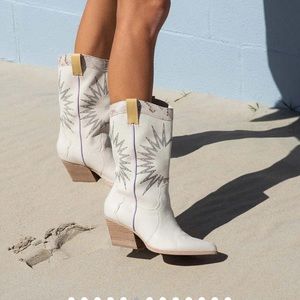 Brand new Dolce Vita Lawson Cowboy Boot
